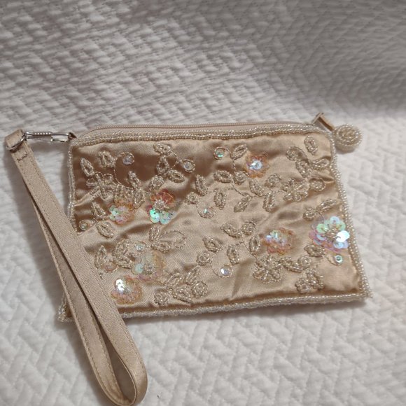 Fancy sparkling beaded cream wristlet zipper purse - Picture 5 of 5
